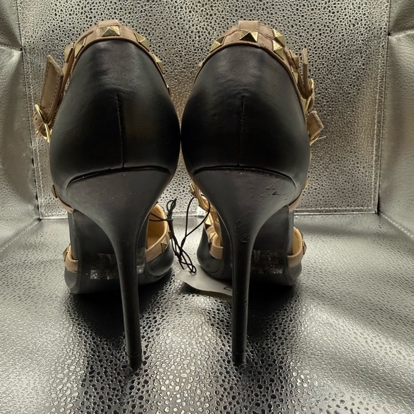 SEXY Black Women’s Pointed Stiletto Strap Heels with gold studs Size M (7-8) - Picture 4 of 11